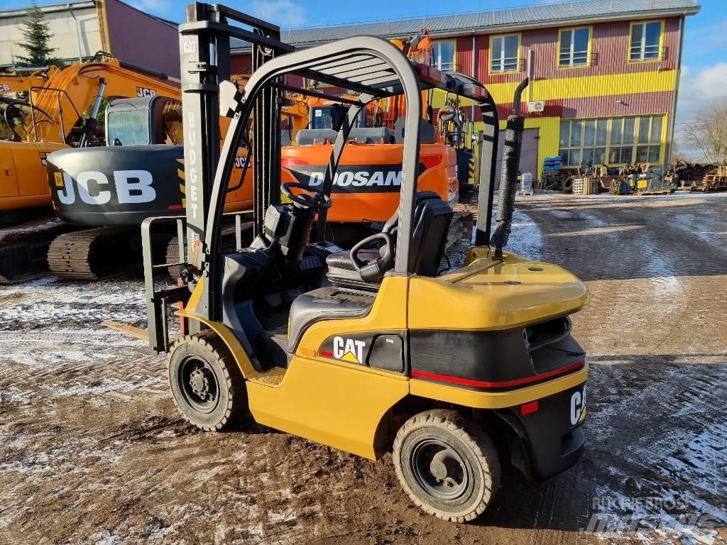 CAT DP 25 N Chariots diesel