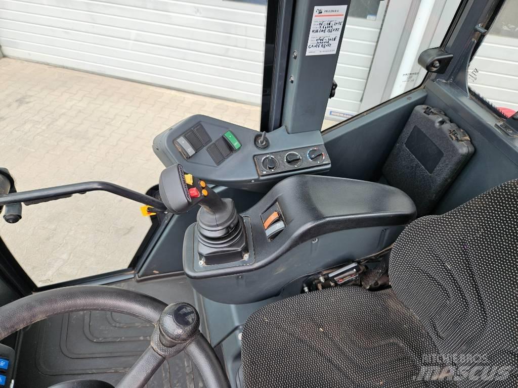 Schäffer 6680Z-II Chargeuse sur pneus