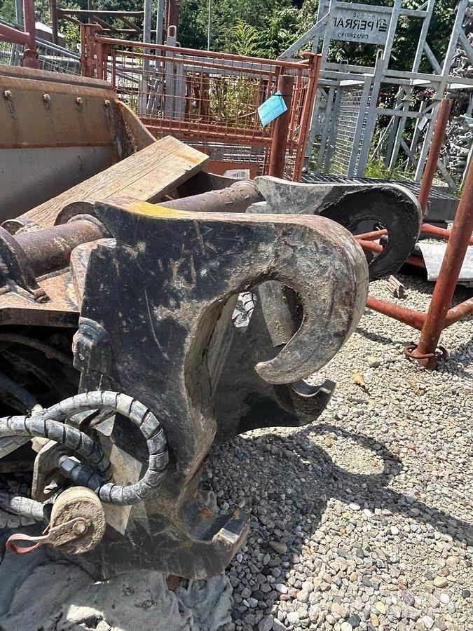 Mecalac 15MWR Godet