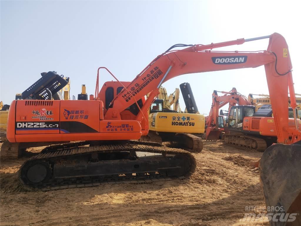 Doosan DH225LC-7 Pelle sur chenilles