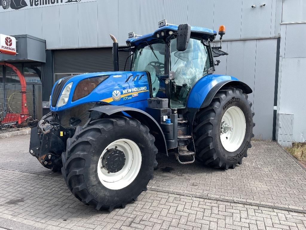 New Holland T 7.230 Tracteur