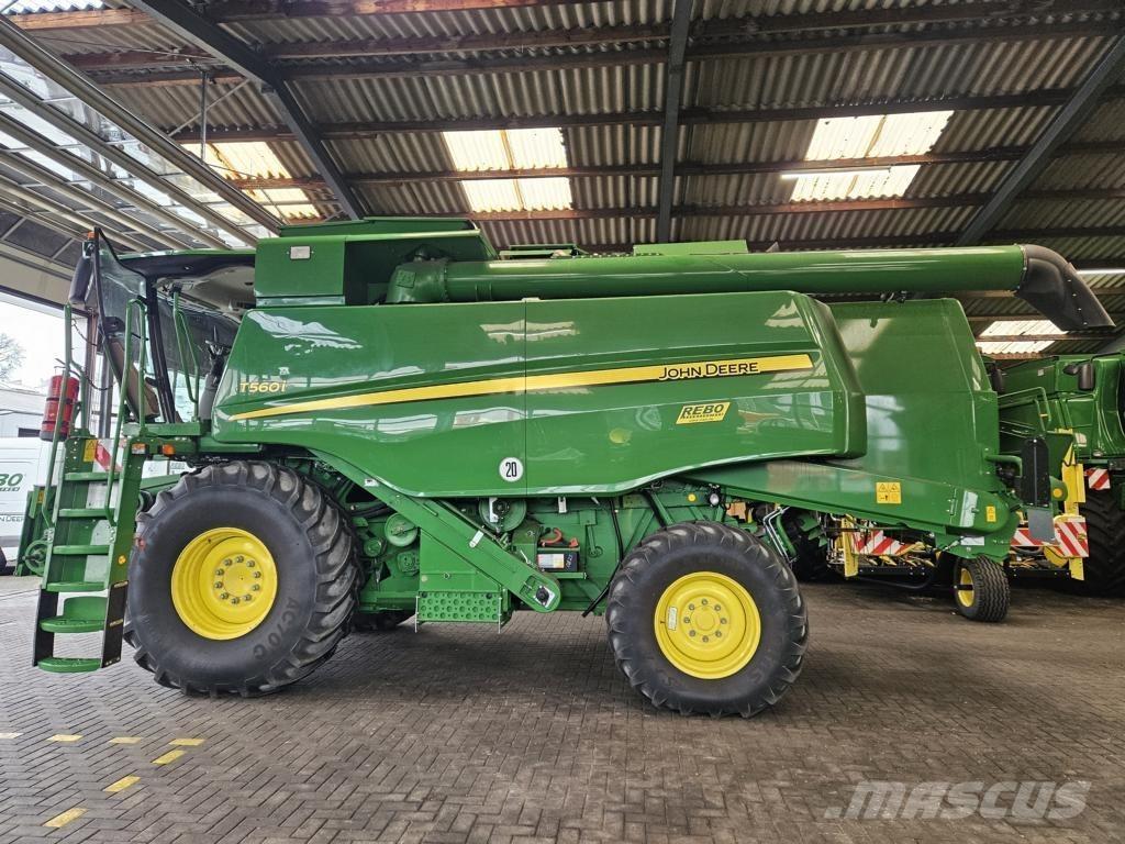John Deere T560 i Moissonneuse batteuse