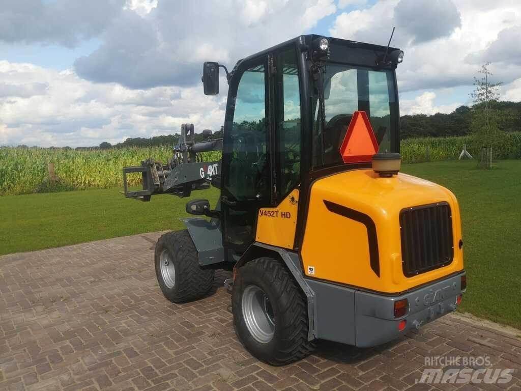 GiANT V 452 T HD Chargeuse sur pneus