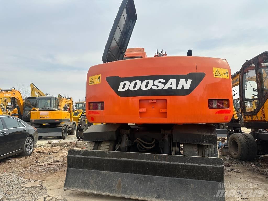 Doosan 150 Pelle sur pneus