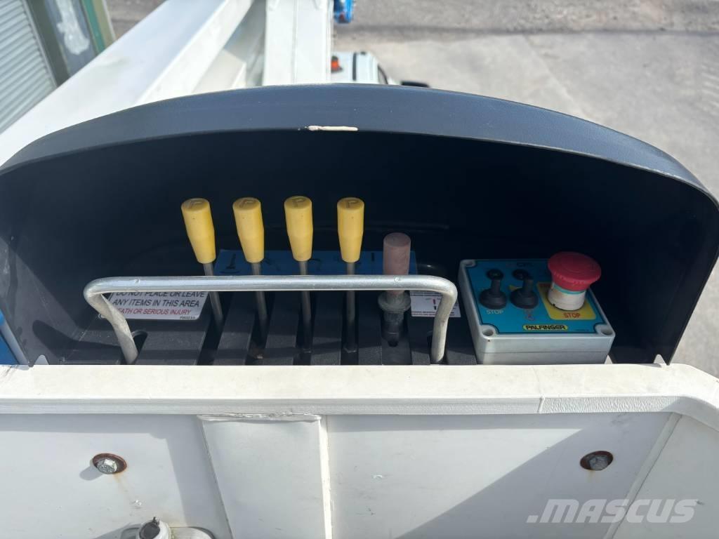 Palfinger P130A Camion nacelle