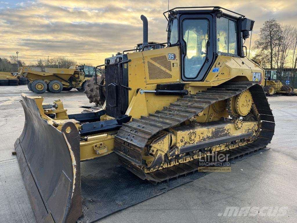 CAT D 5 Bouteurs sur chenilles