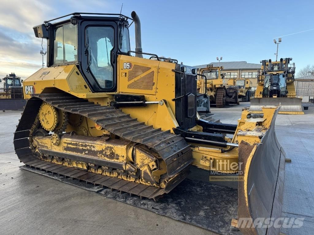 CAT D 5 Bouteurs sur chenilles