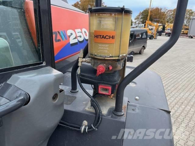 Hitachi ZW 250-6 Chargeuse sur pneus
