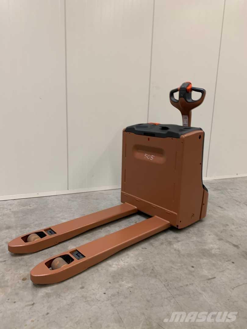 Linde T16 Gerbeur accompagnant