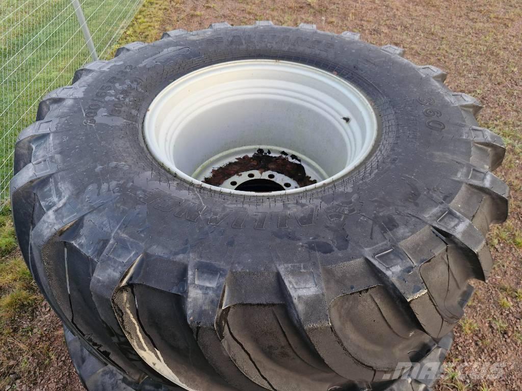Alliance 800/65-R32 Pneus, roues et jantes