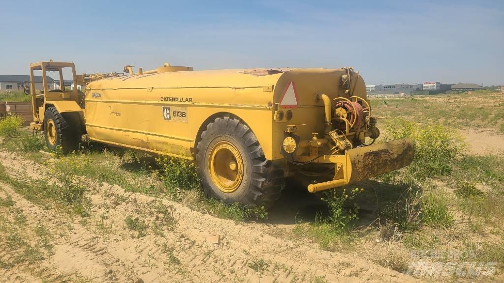 CAT 613 B Camion citerne à eau