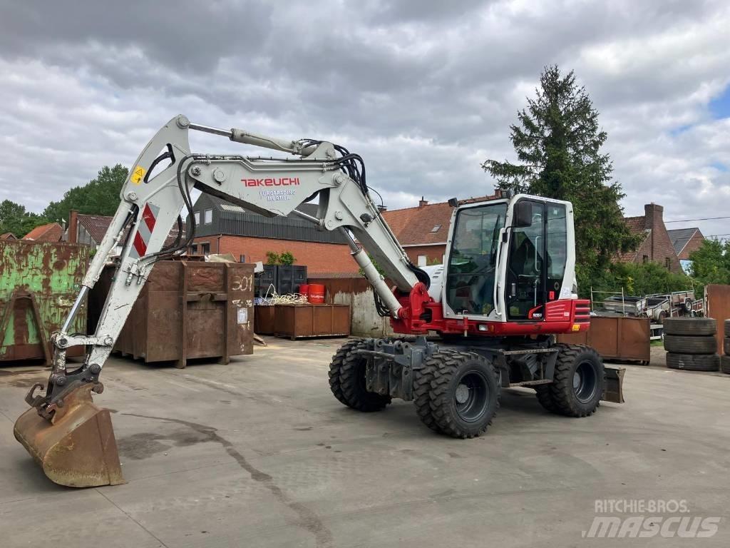 Takeuchi TB 295 W Pelle sur pneus
