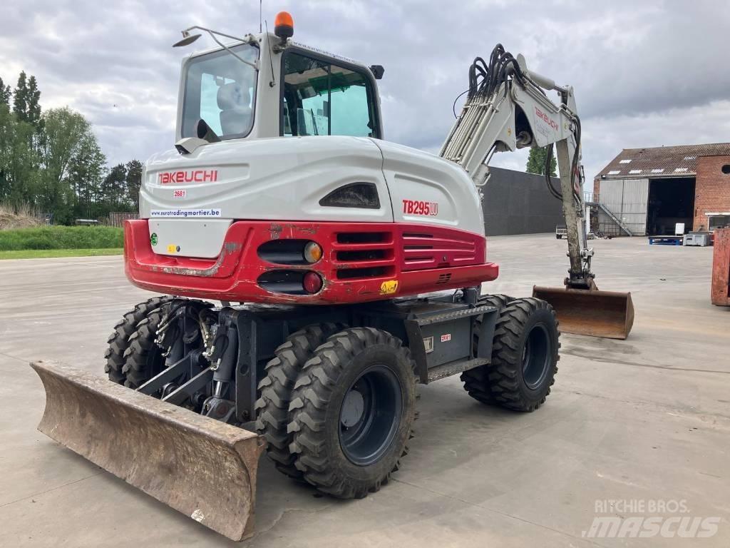 Takeuchi TB 295 W Pelle sur pneus
