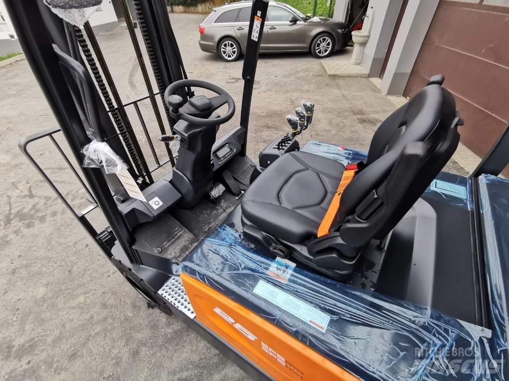 Doosan B25S-7 Chariots élévateurs électriques