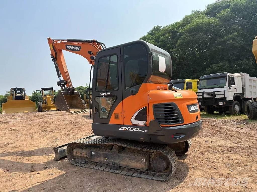 Doosan DX 60 Pelle sur chenilles