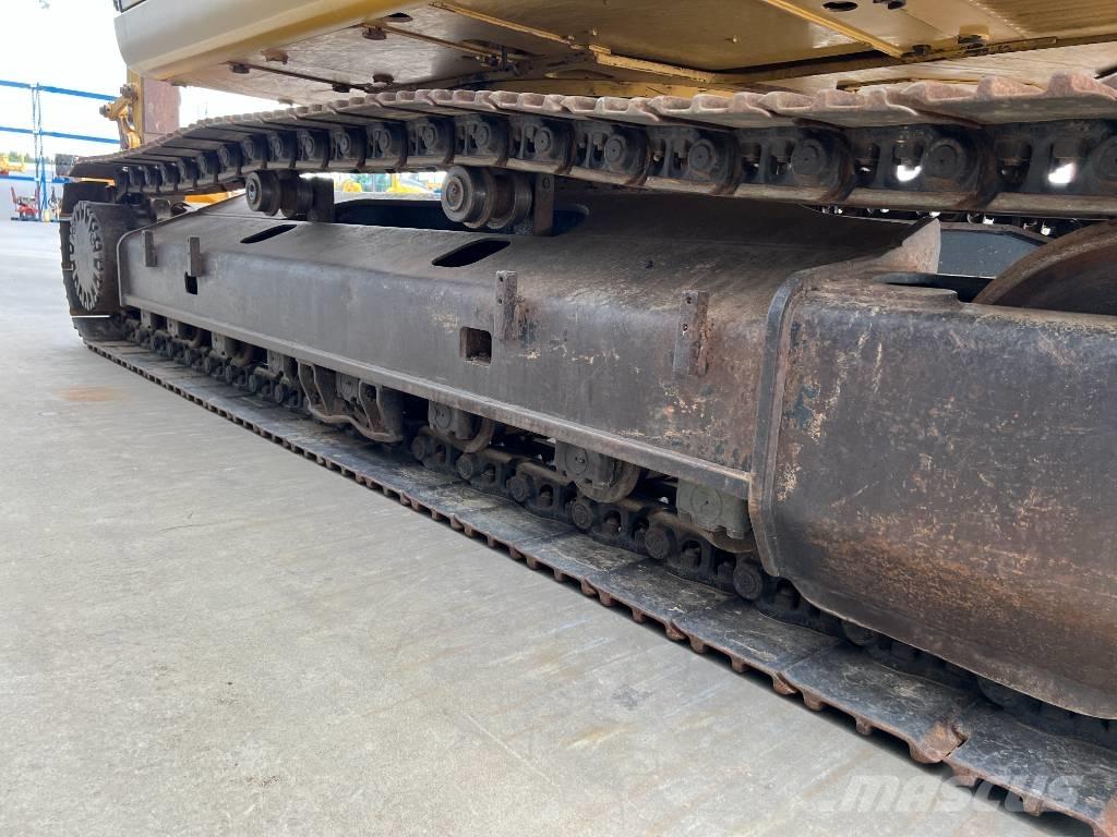 CAT 323D LN Pelle sur chenilles