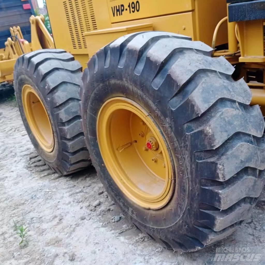 CAT 140 K Niveleuse