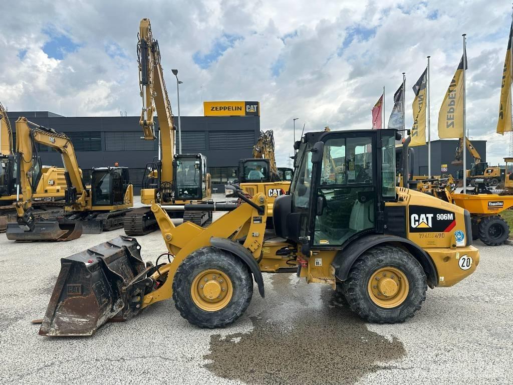 CAT 906 Chargeuse sur pneus