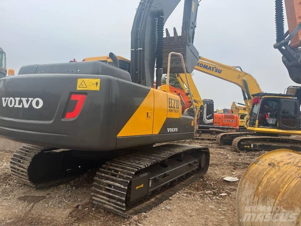 Volvo EC 210 LC Pelle sur chenilles