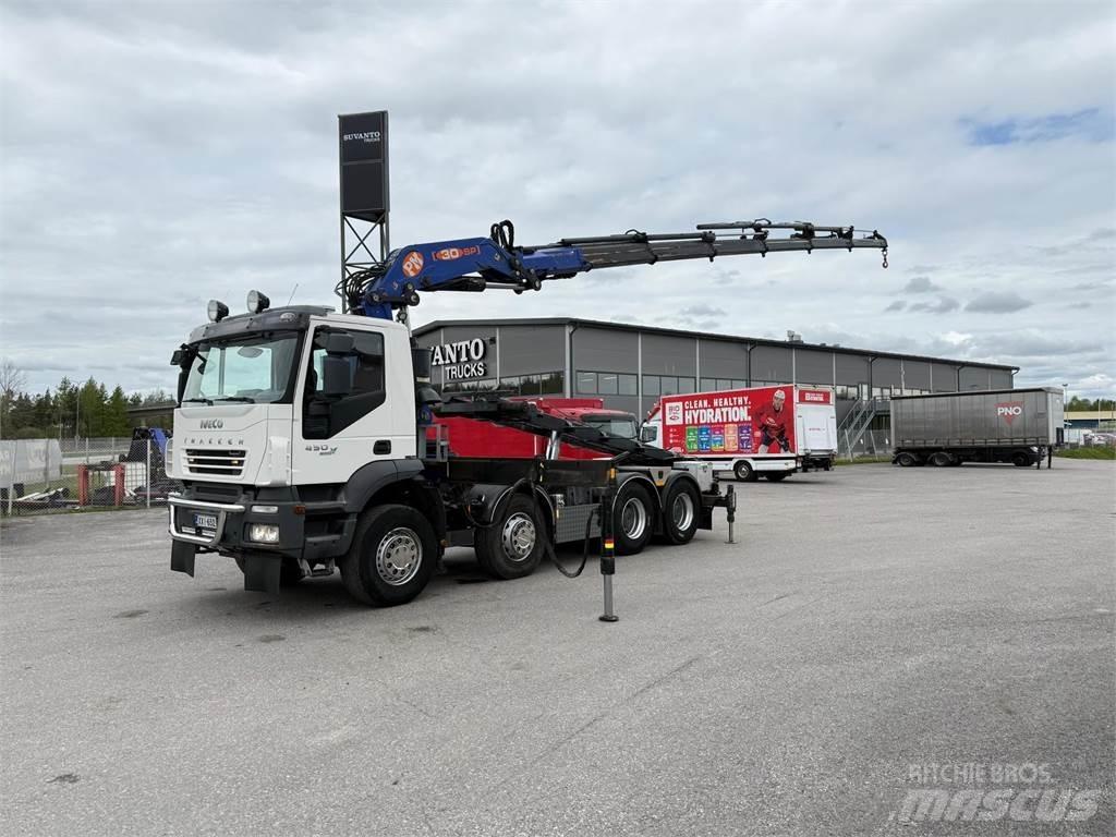 Iveco 410T45 8x4 Camion plateau ridelle avec grue