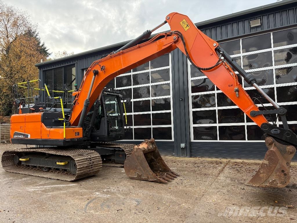 Doosan DX 140 LC Pelle sur chenilles