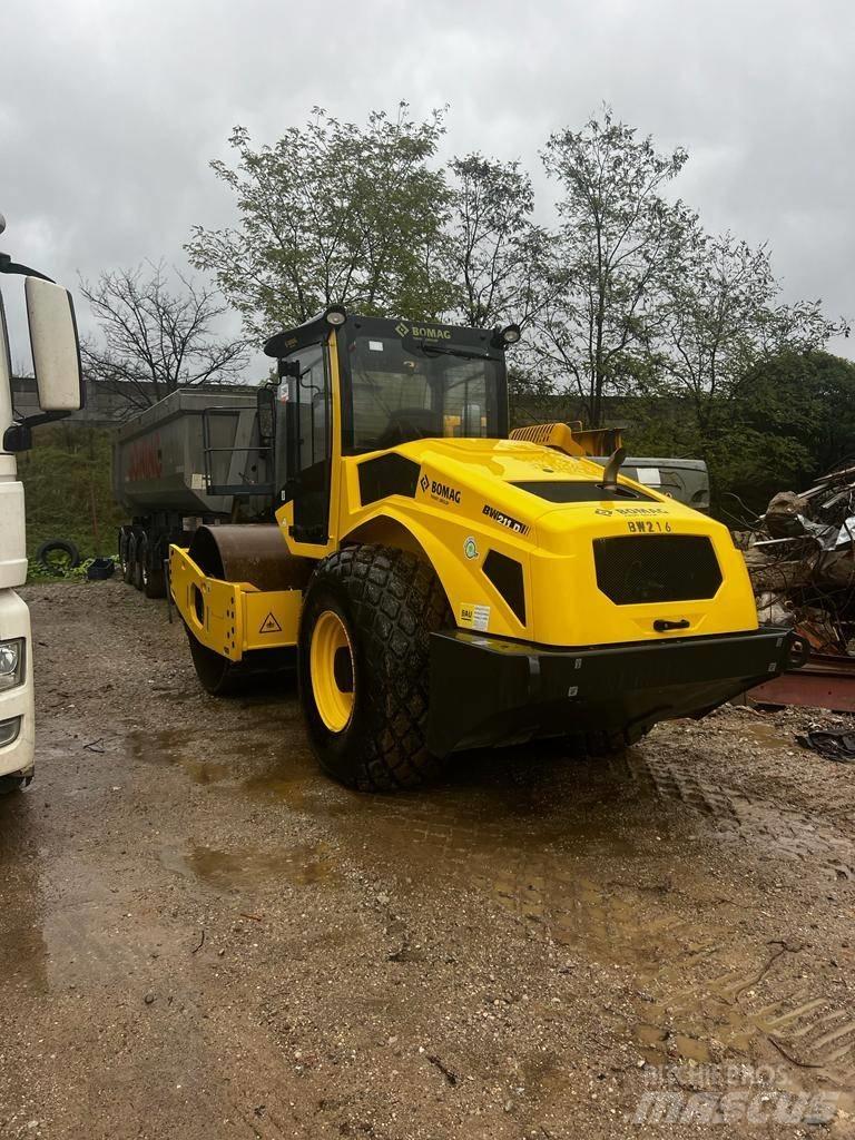 Bomag BW211 D5 Rouleaux monocylindre