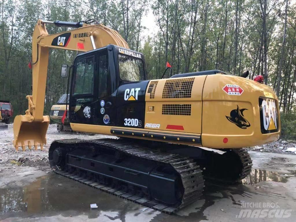 CAT 320D2 Pelle sur chenilles
