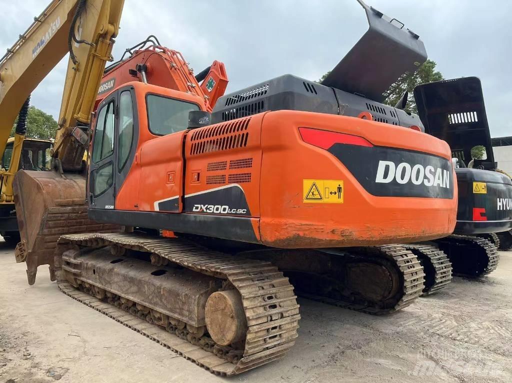 Doosan DX300LC-9C Pelle sur chenilles