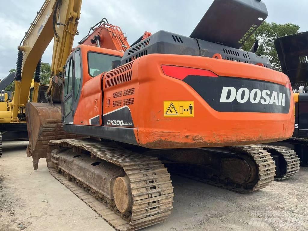 Doosan DX300LC-9C Pelle sur chenilles