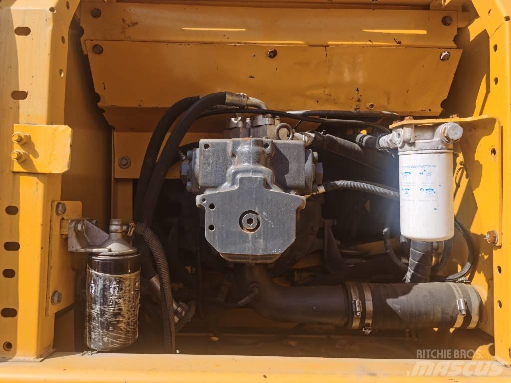 Komatsu PC 220-7 Pelle sur chenilles