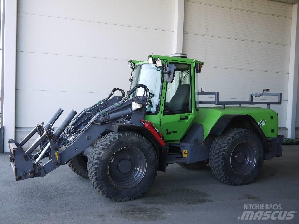 LM Trac 686 Chargeuse sur pneus
