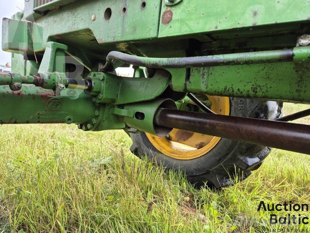 John Deere MFWD Tracteur