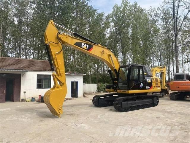 CAT 320D2 Pelle sur chenilles