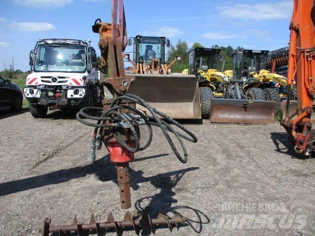 Atlas 1004  Bohrgerät Pelle sur pneus