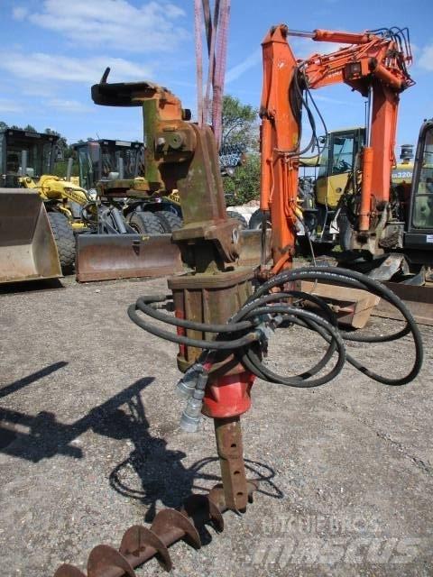 Atlas 1004  Bohrgerät Pelle sur pneus
