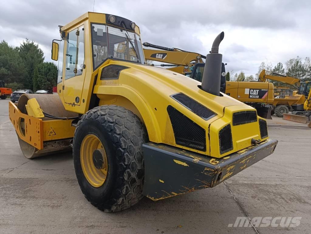 Bomag BW 213 D-4 Rouleaux monocylindre