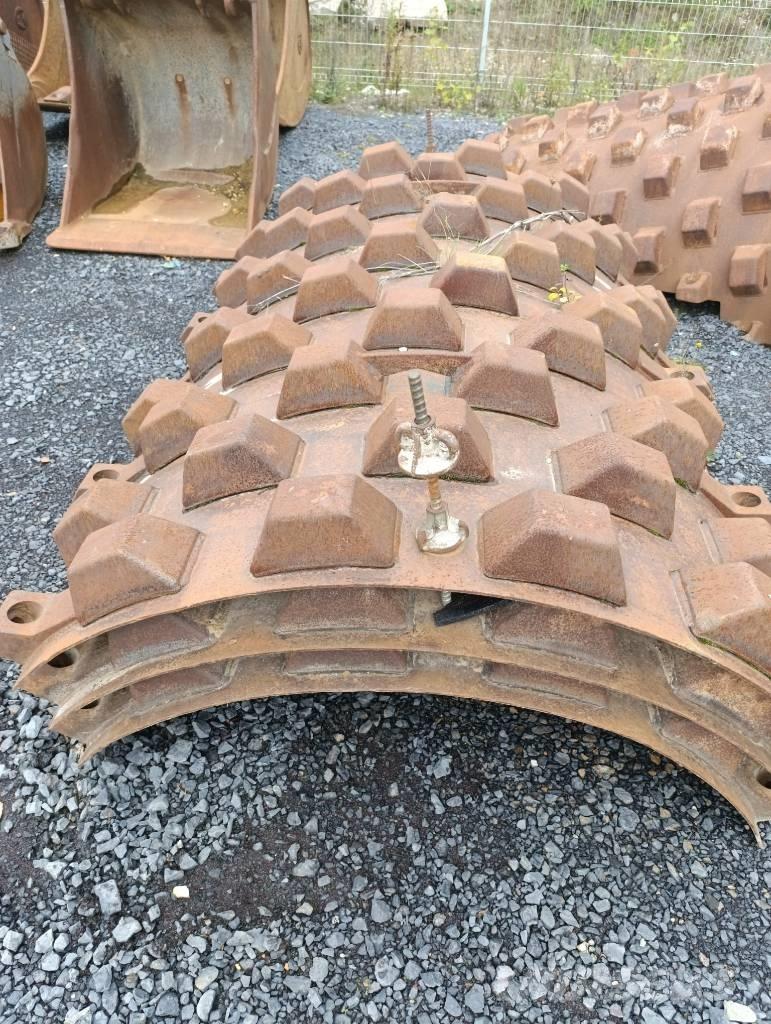 Bomag BW 213 D-4 Rouleaux monocylindre