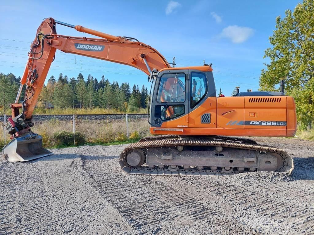 Doosan DX 225 LC Pelle sur chenilles