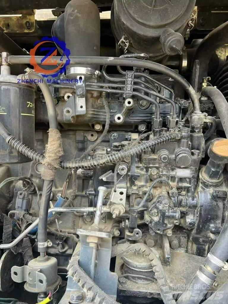 Hyundai 60 W Pelle sur pneus