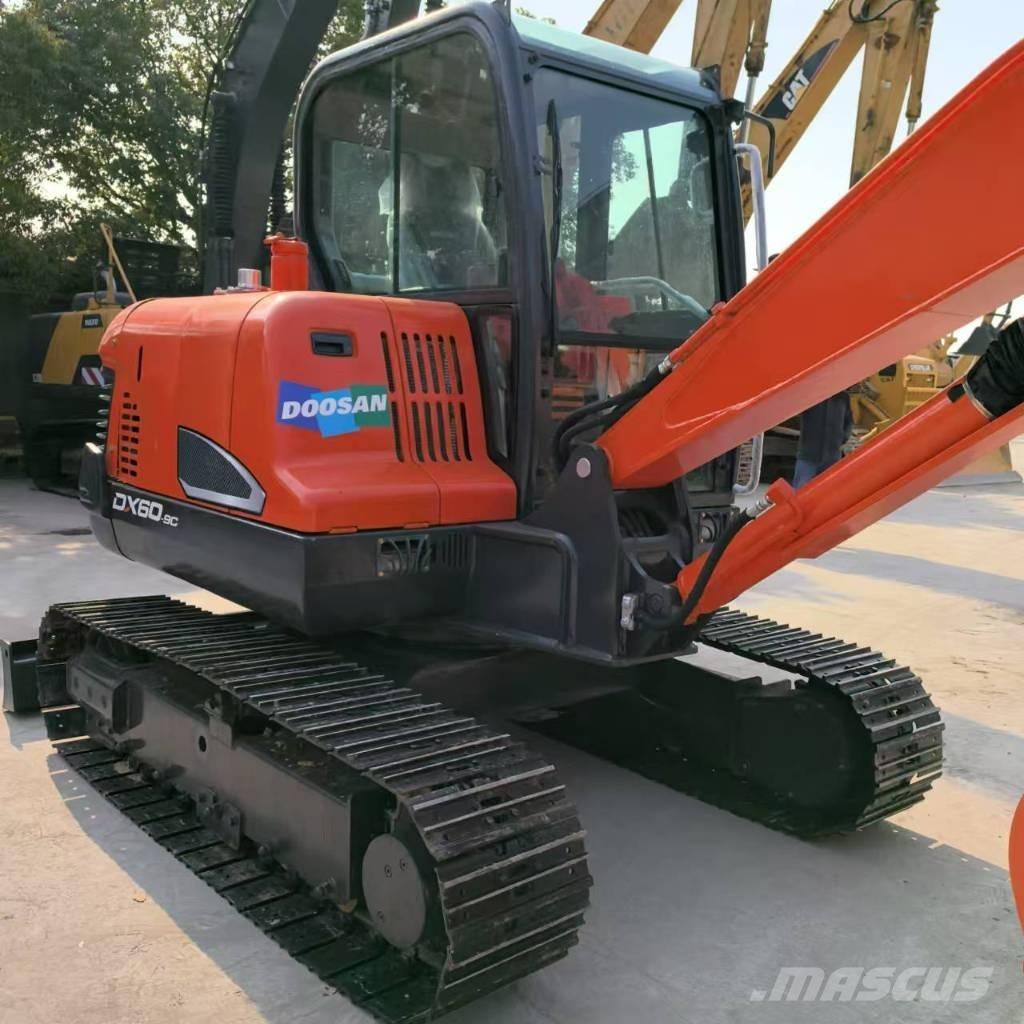 Doosan DX 60-9 C Pelle sur chenilles
