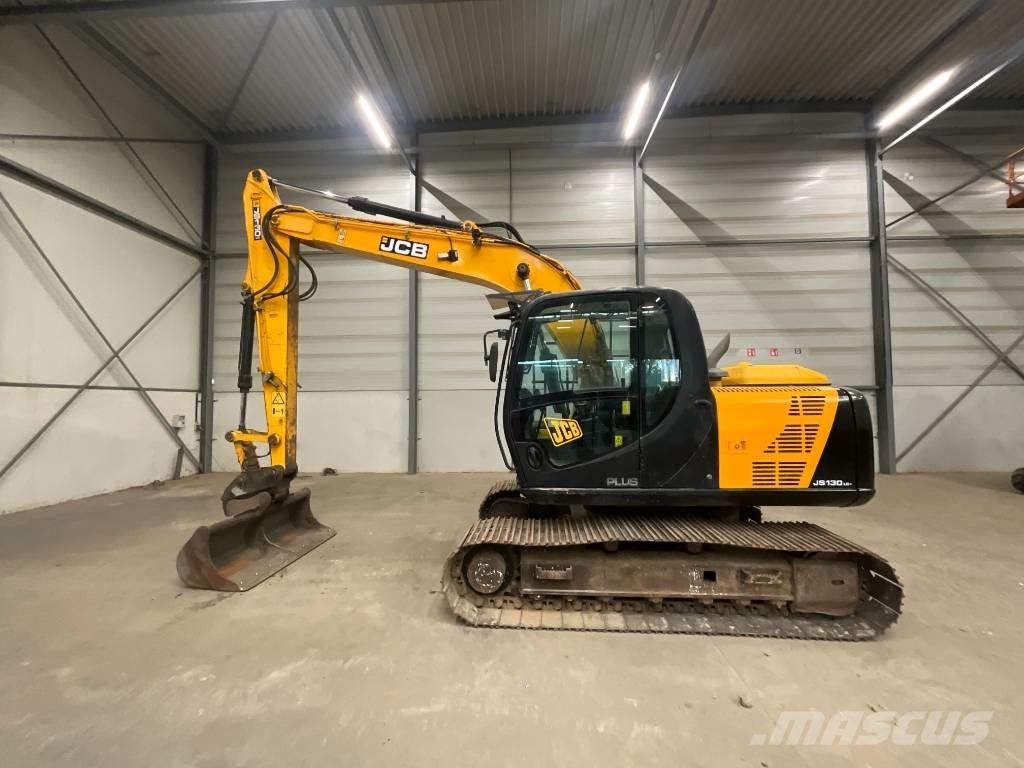 JCB JS 130 LC 4F Pelle sur chenilles