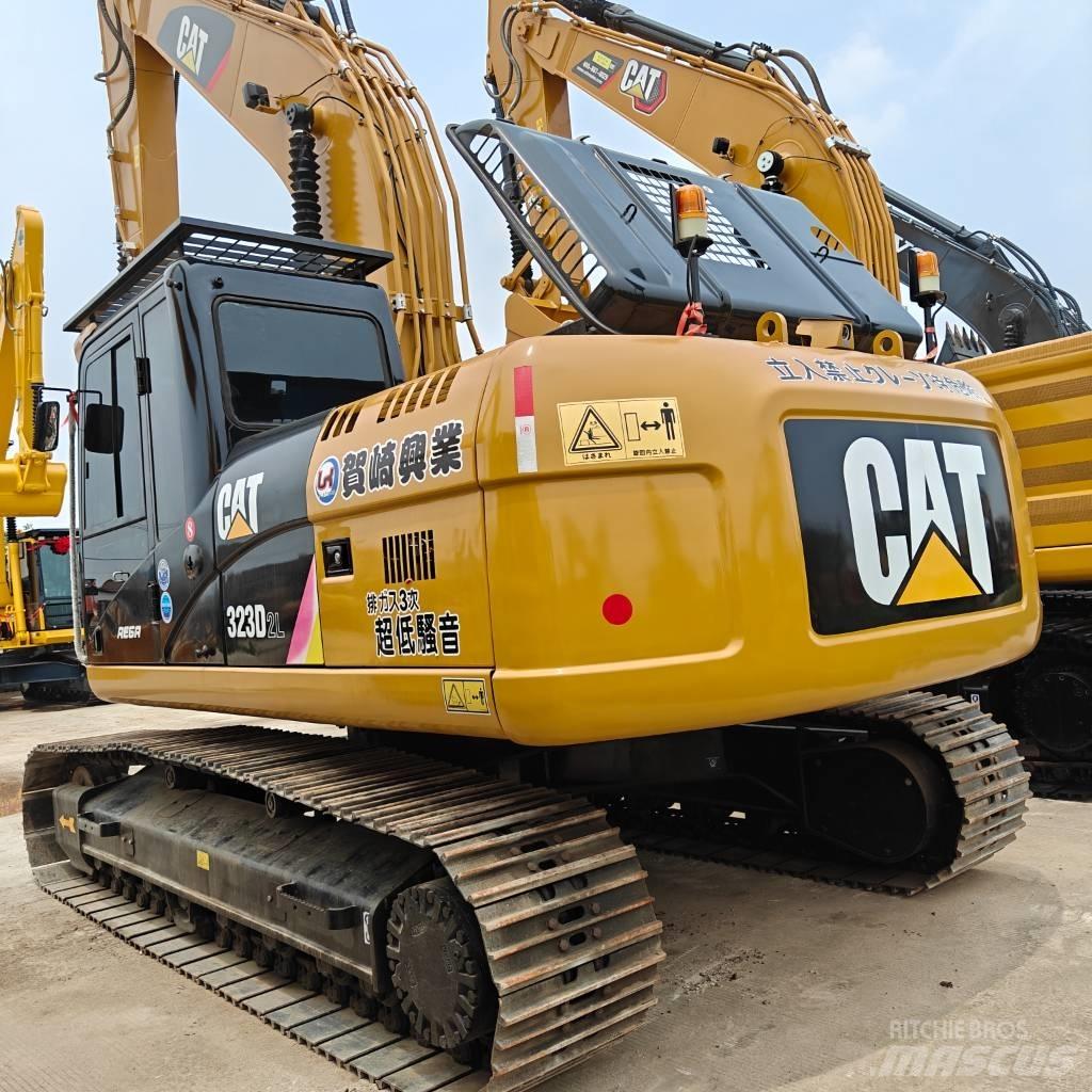 CAT 323 D L Pelle sur chenilles