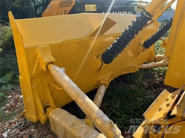 Komatsu D 85 Bouteurs sur chenilles