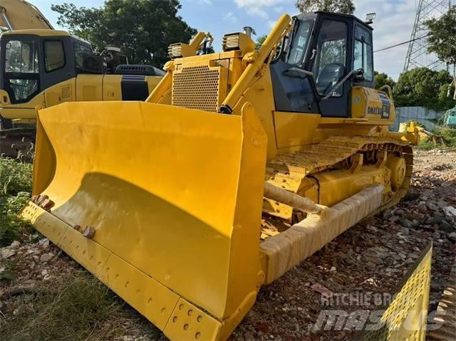 Komatsu D 85 Bouteurs sur chenilles