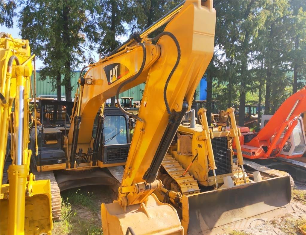 CAT 325C Pelle sur chenilles