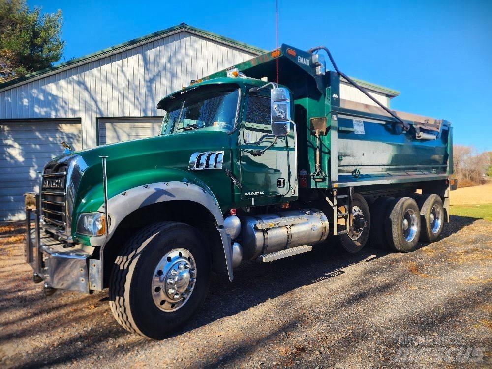 Mack CTP 713 B Camion benne