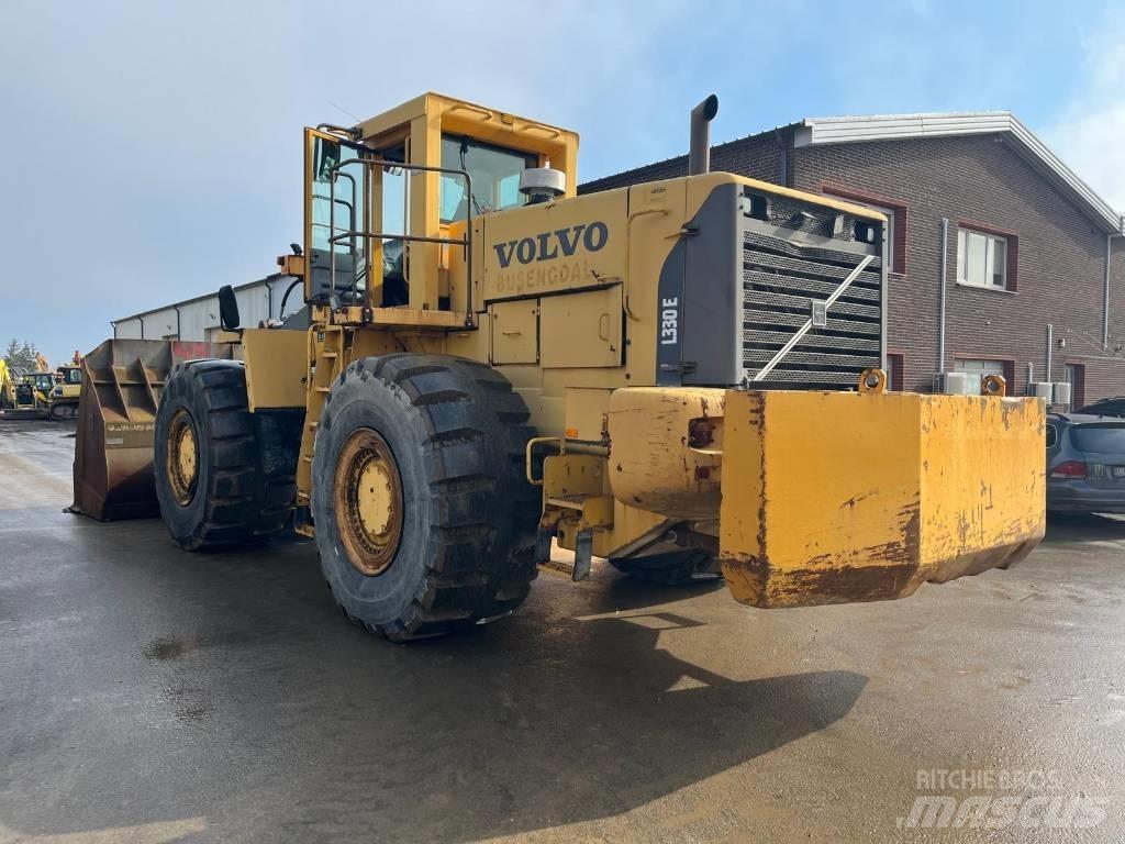Volvo L 330 E Chargeuse sur pneus