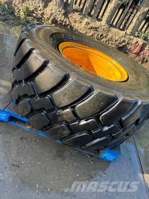 Goodyear Industrial Pneus, roues et jantes