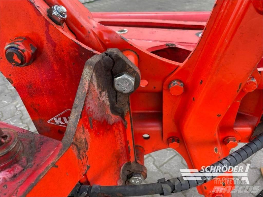 Kuhn MULTI 12 Charrue réversible