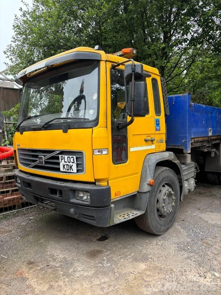 Volvo FL 220 Camion plateau